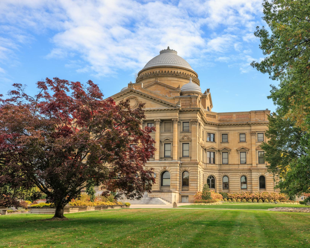 An image of a famous Pennsylvania courthouse where notable trials occurred. — eyewitness testimony Pennsylvania