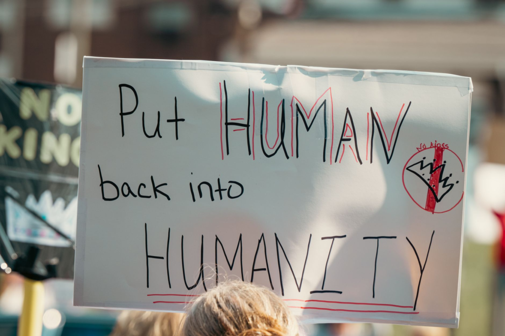 An infographic on the signs of human trafficking to educate the public. — human trafficking reporting