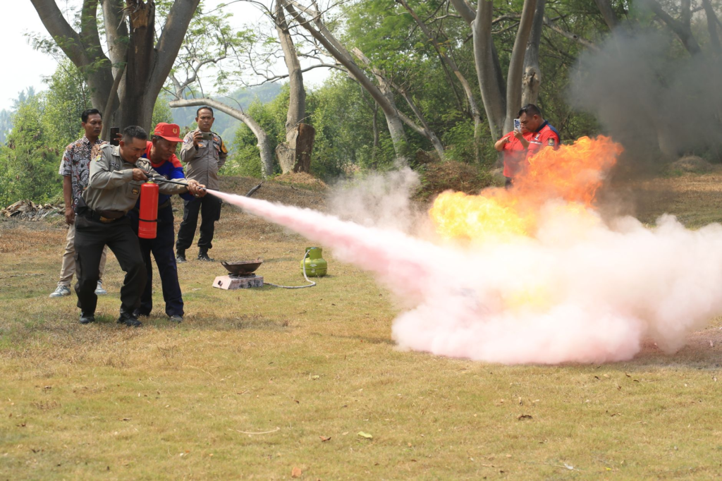 Children practicing a fire drill with their parents. — crime prevention tips