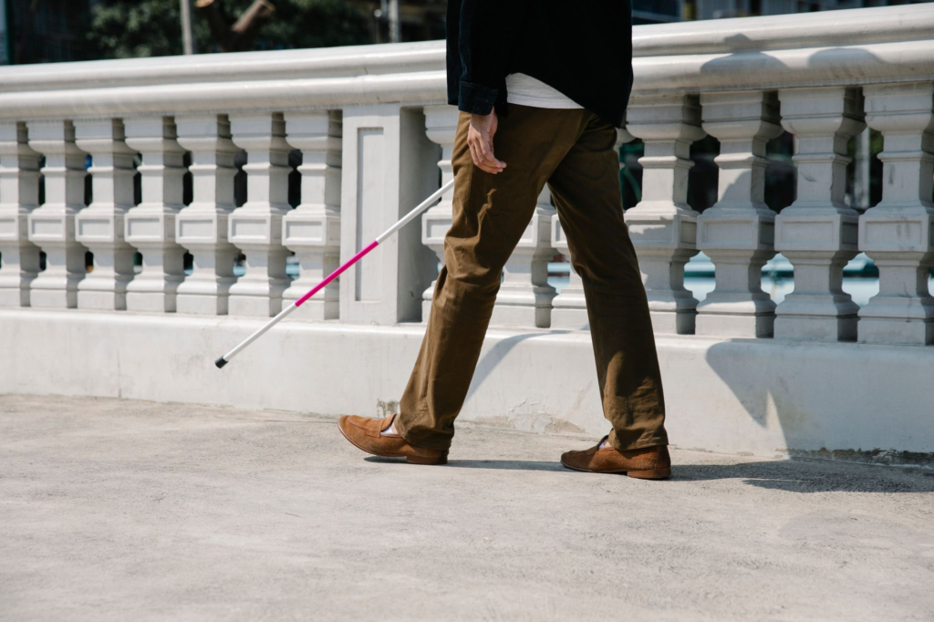 A person being aware of their surroundings while walking. — staying safe Pennsylvania