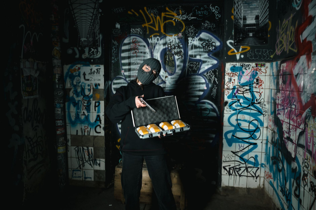 An illustration of how to submit a tip anonymously through Crime Stoppers — role of Crime Stoppers in crime solving